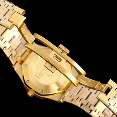 Replica  Royal Oak Japan Quartz Movement Womens Watch White Dial Frosted Gold A E77