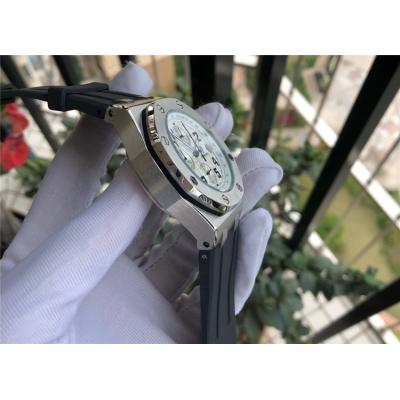 Replica  Royal Oak Offshore  Japan Quartz chronograph  Movement Mens Watch White  Dial Rubber Strap  E136