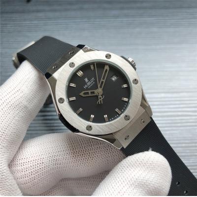 Replica Classic Fusion Japan  Quartz Movement  Womens Watch Black Dial Rubber Strap  G43