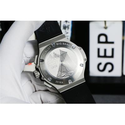 Replica Big Bang Japan VK Quartz  chronograph Movement  Mens Watch White  Dial Rubber Strap  G46