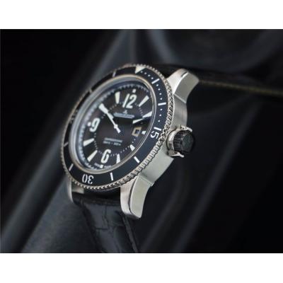 Replica Master Extreme Swiss Quartz Movement Mens Watch Black Dial Leather Strap A E119