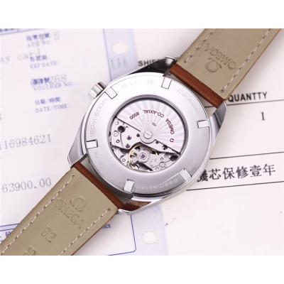 Replica Seamaster Japan Miyota 8215 Automatic Movement Mens Watch White Dial Leather Strap E11