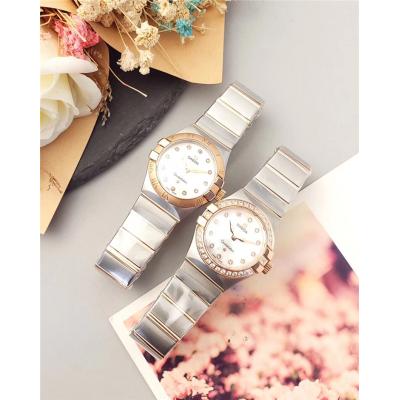 Replica Constellation Swiss Quartz Movement Womens Watch Silver Dial Diamonds Case Two Tone Rose Gold A E24