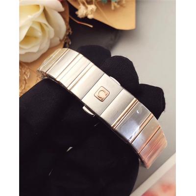 Replica Constellation Swiss Quartz Movement Womens Watch White Dial Diamonds Case Two Tone Rose Gold D E24