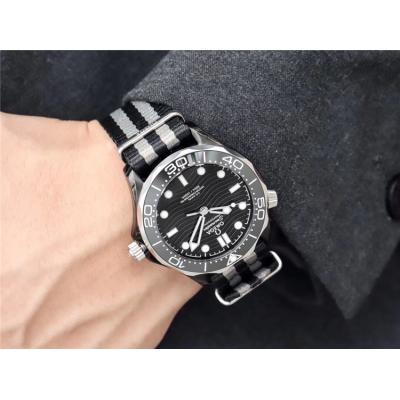 Replica Seamaster Japan Miyota 8215 Automatic Movement Mens Watch Gray Dial Rubber Strap E52