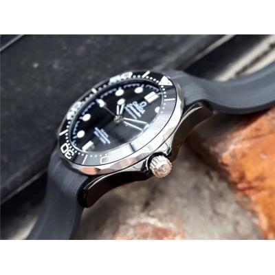 Replica Seamaster Japan Miyota 8215 Automatic Movement Mens Watch Gray Dial Rubber Strap E52