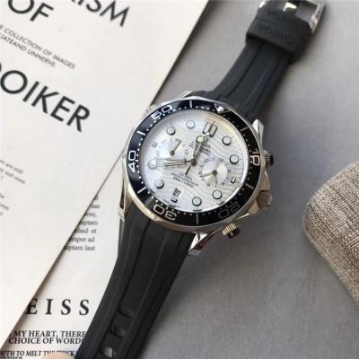 Replica Seamaster Japan Quartz Chronograph Movement Mens Watch Black Dial Rubber Strap C E182