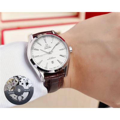 Replica Seamaster Japan Miyota 8215 Automatic Movement Mens Watch White Dial Leather Strap B E209