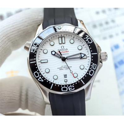 Replica Seamaster Japan Miyota 8215 Automatic Movement Mens Watch White Dial Rubber Strap B E265