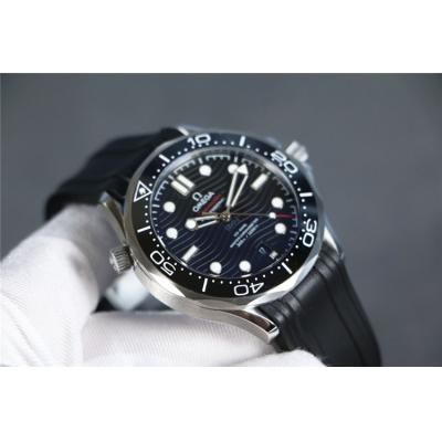 Replica Seamaster 8500 Automatic Movement Mens Watch Black Dial Rubber Strap E366