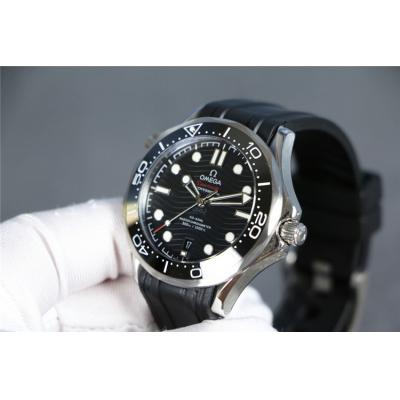 Replica Seamaster 8500 Automatic Movement Mens Watch Black Dial Rubber Strap E366