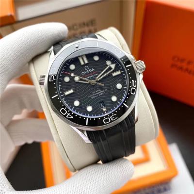 Replica Seamaster 8500 Automatic Movement Mens Watch Black Dial Rubber Strap E372