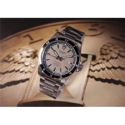 Replica Grantour Japan Miyota 8215 Automatic Movement Mens Watch White Dial Stainless Steel E20